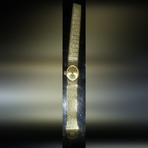 Bucherer Gold Swiss made Stunning 17 jewel watch